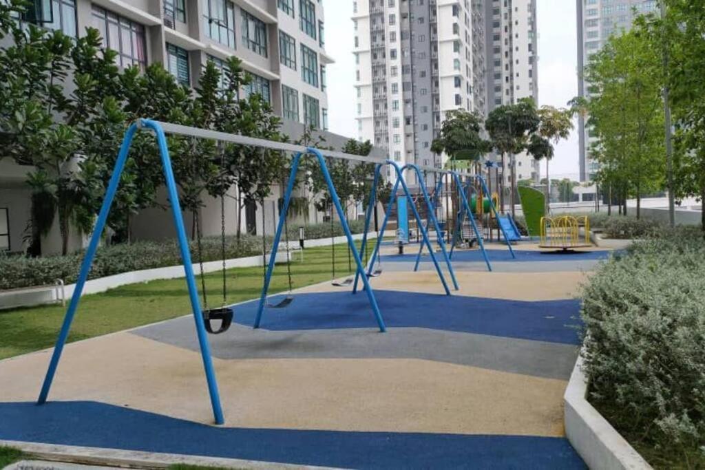 Conezion 3-Bedroom Condo @ Ioi City Mall Putrajaya Serdang  Exteriör bild