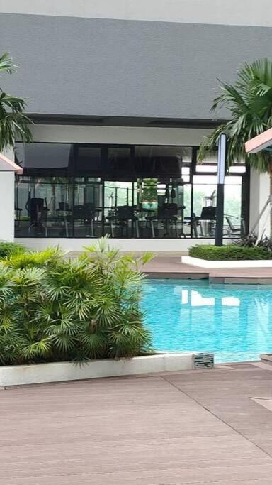 Conezion 3-Bedroom Condo @ Ioi City Mall Putrajaya Serdang  Exteriör bild